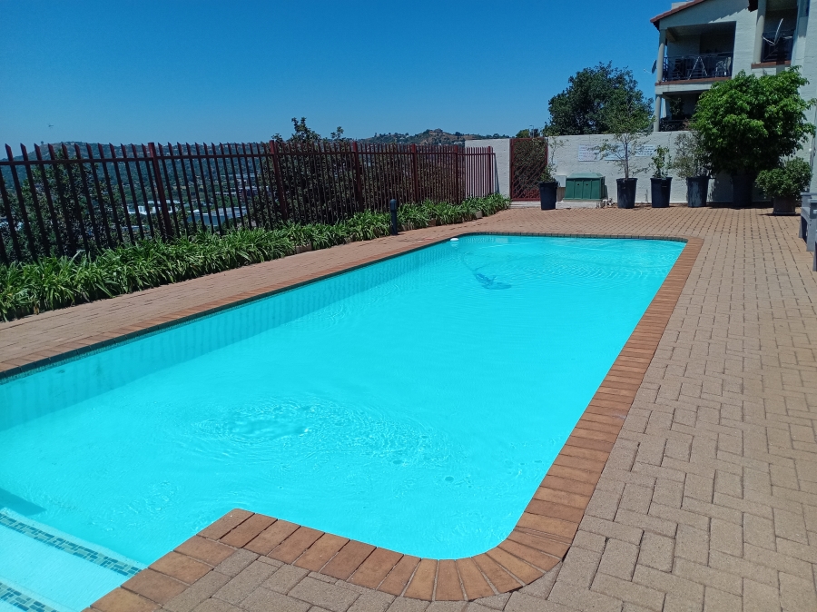 2 Bedroom Property for Sale in Constantia Kloof Gauteng