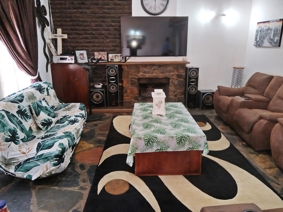 5 Bedroom Property for Sale in Krugersdorp North Gauteng