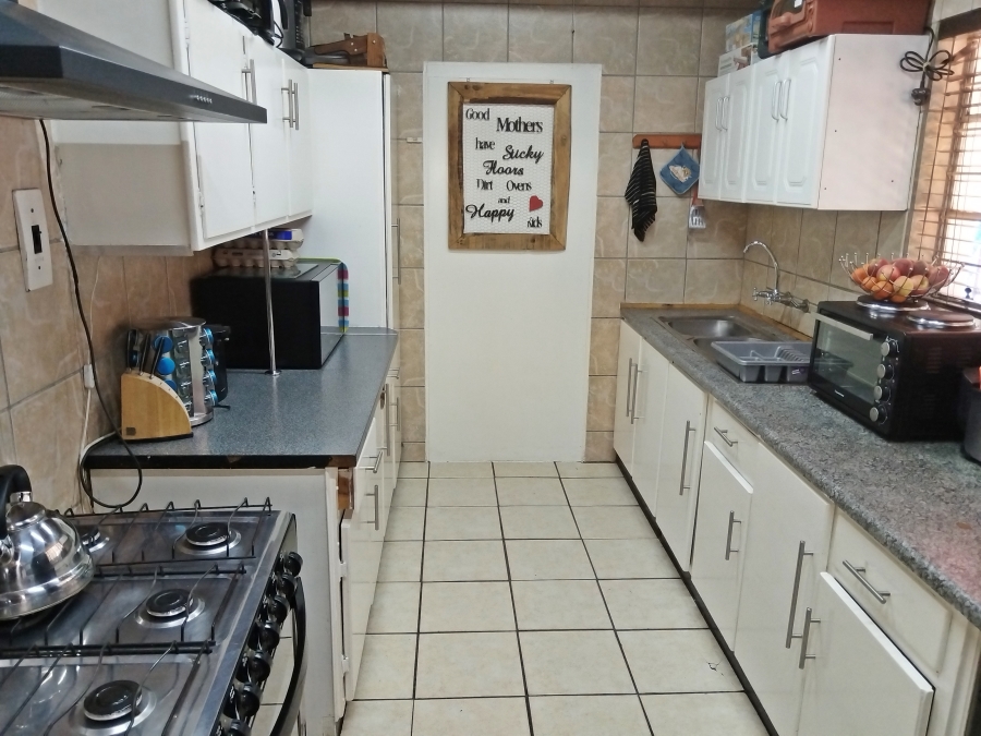 5 Bedroom Property for Sale in Krugersdorp North Gauteng