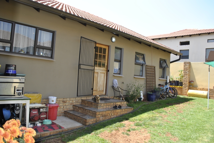 3 Bedroom Property for Sale in Wildtuinpark Gauteng