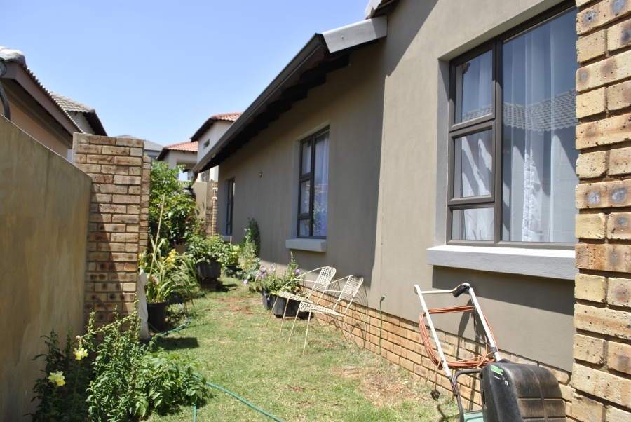 3 Bedroom Property for Sale in Wildtuinpark Gauteng