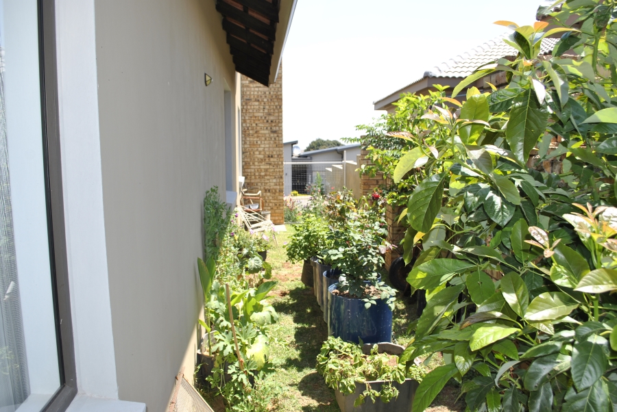3 Bedroom Property for Sale in Wildtuinpark Gauteng
