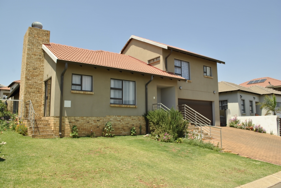 3 Bedroom Property for Sale in Wildtuinpark Gauteng