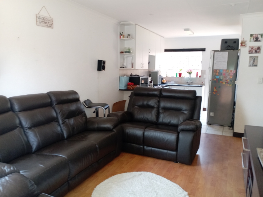 2 Bedroom Property for Sale in Honeydew Ridge Gauteng