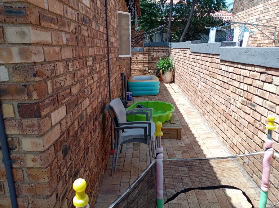 2 Bedroom Property for Sale in Honeydew Ridge Gauteng