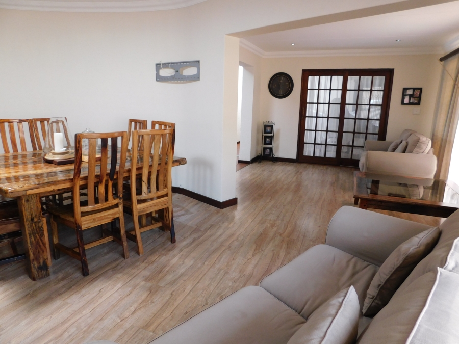 5 Bedroom Property for Sale in Noordheuwel Gauteng