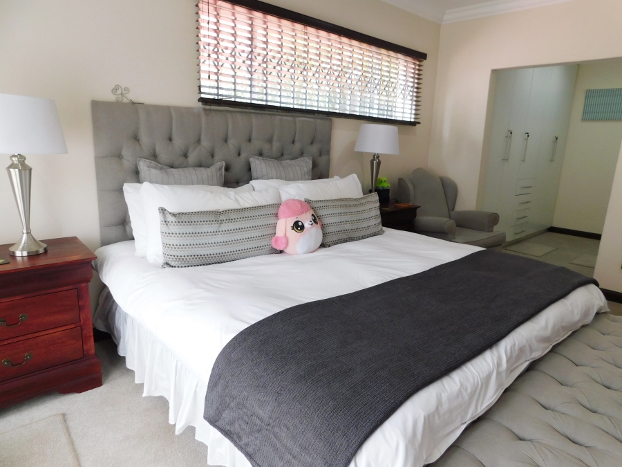 5 Bedroom Property for Sale in Noordheuwel Gauteng