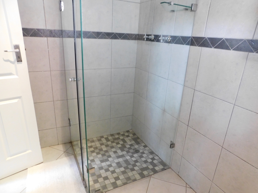 5 Bedroom Property for Sale in Noordheuwel Gauteng