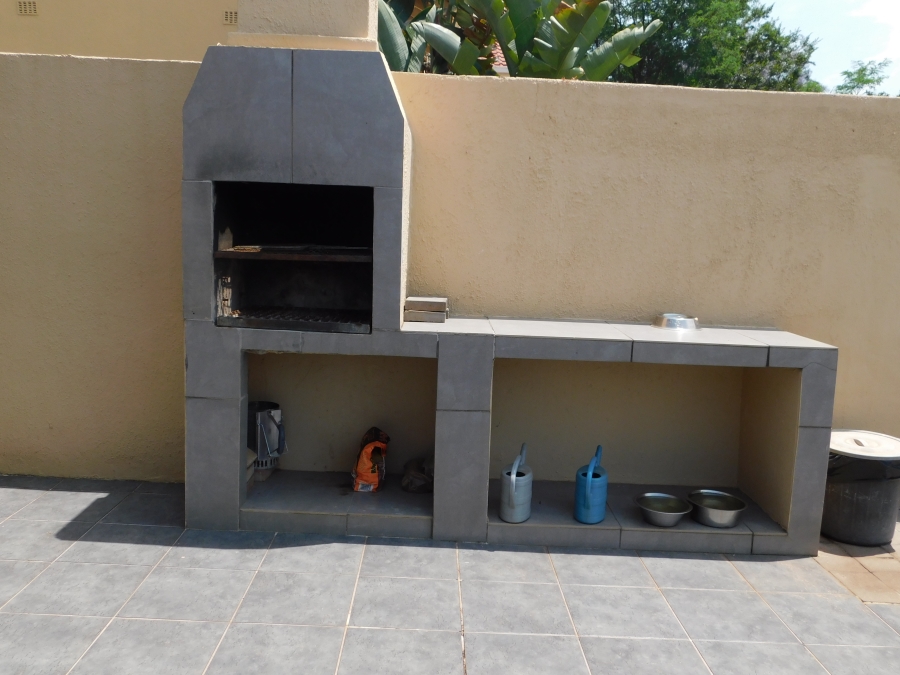 5 Bedroom Property for Sale in Noordheuwel Gauteng