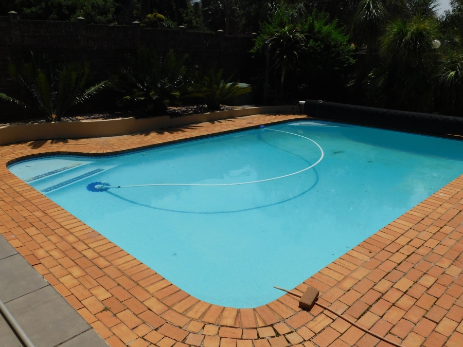 5 Bedroom Property for Sale in Noordheuwel Gauteng