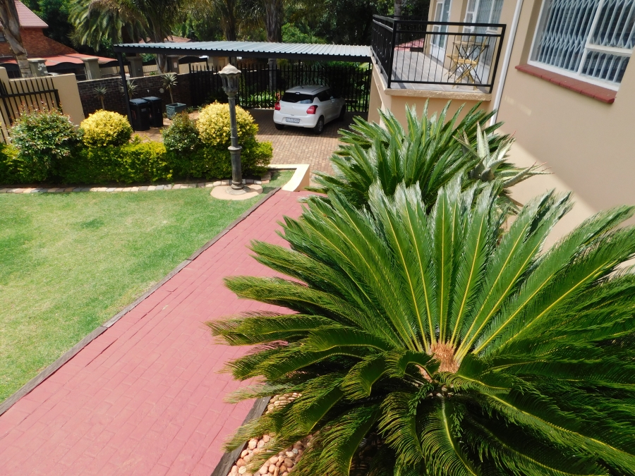 5 Bedroom Property for Sale in Noordheuwel Gauteng