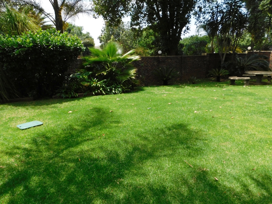 5 Bedroom Property for Sale in Noordheuwel Gauteng