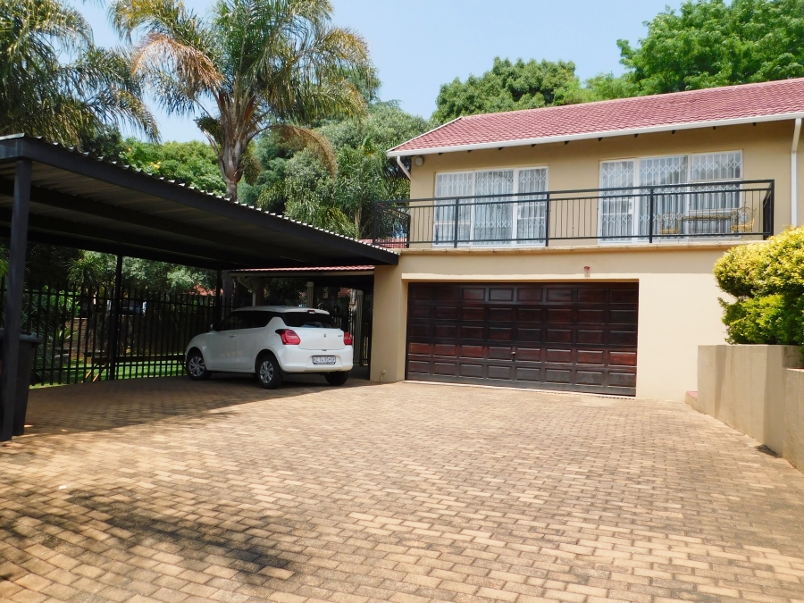 5 Bedroom Property for Sale in Noordheuwel Gauteng
