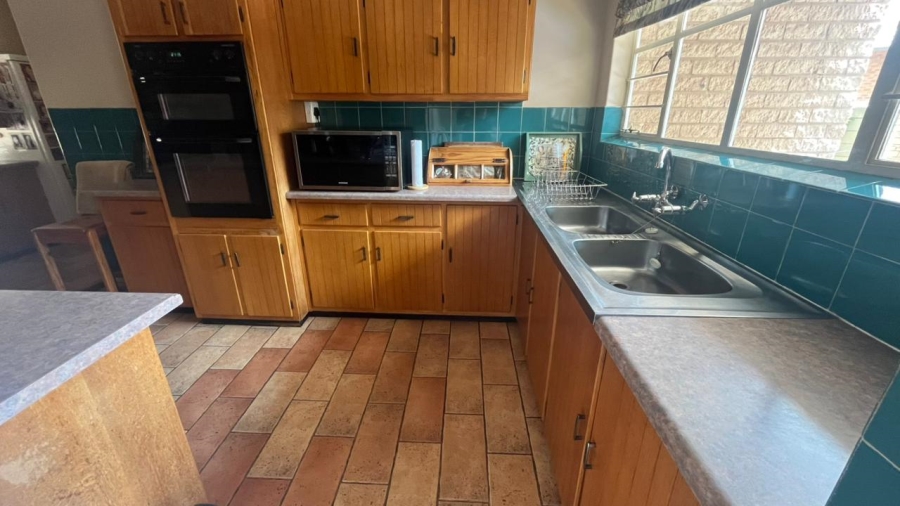 4 Bedroom Property for Sale in Greenhills Gauteng