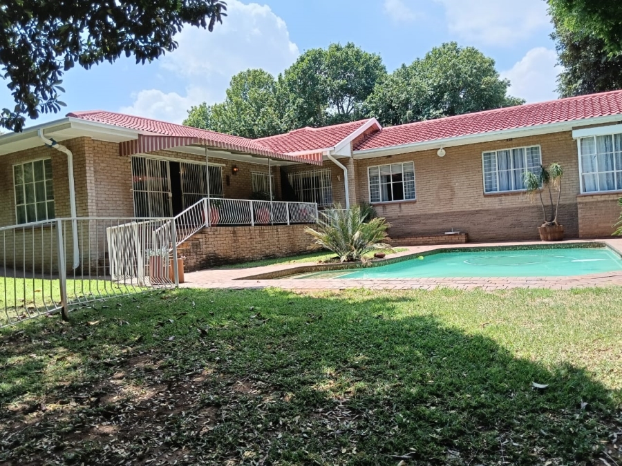 4 Bedroom Property for Sale in Greenhills Gauteng