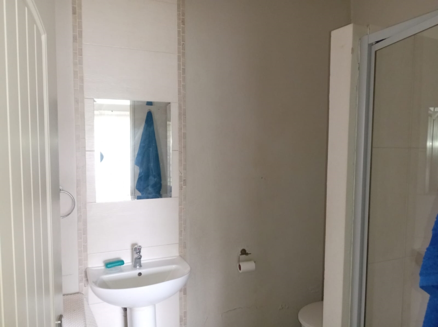 2 Bedroom Property for Sale in Honeydew Grove Gauteng