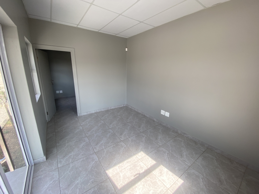 To Let commercial Property for Rent in Knoppieslaagte Gauteng