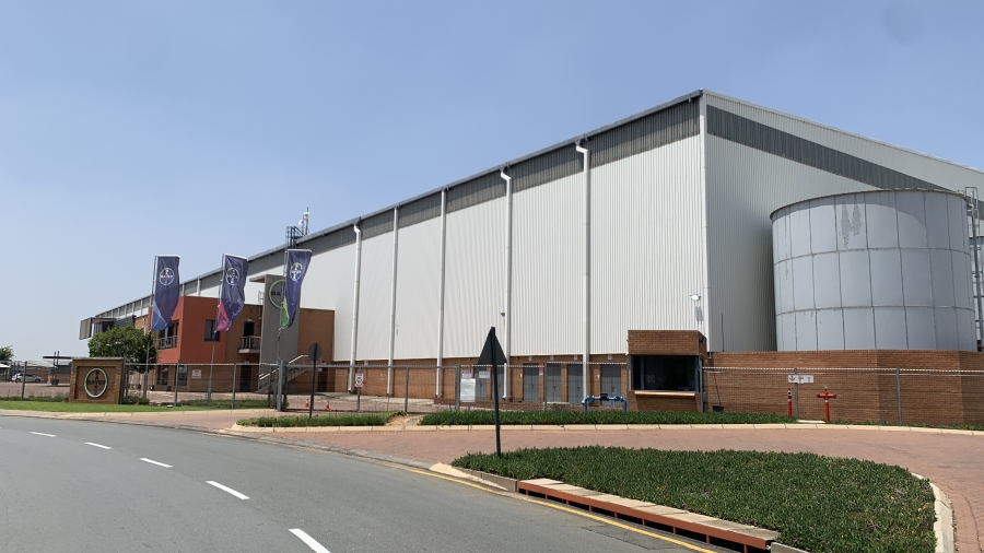 To Let commercial Property for Rent in Gosforth Park Gauteng