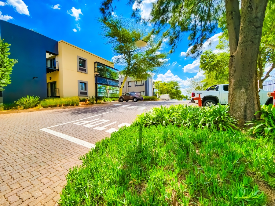 To Let commercial Property for Rent in Strubensvallei Gauteng