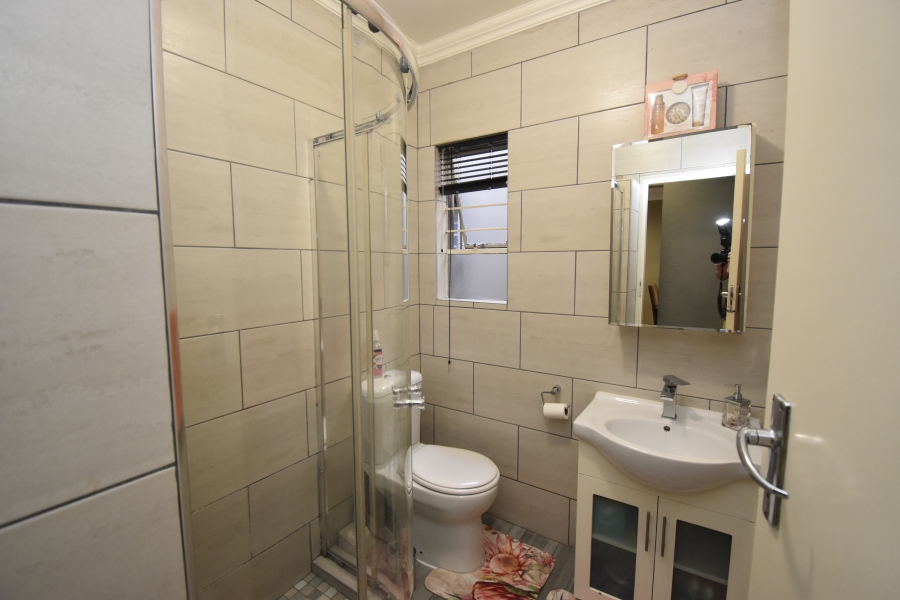 2 Bedroom Property for Sale in Weltevreden Park Gauteng