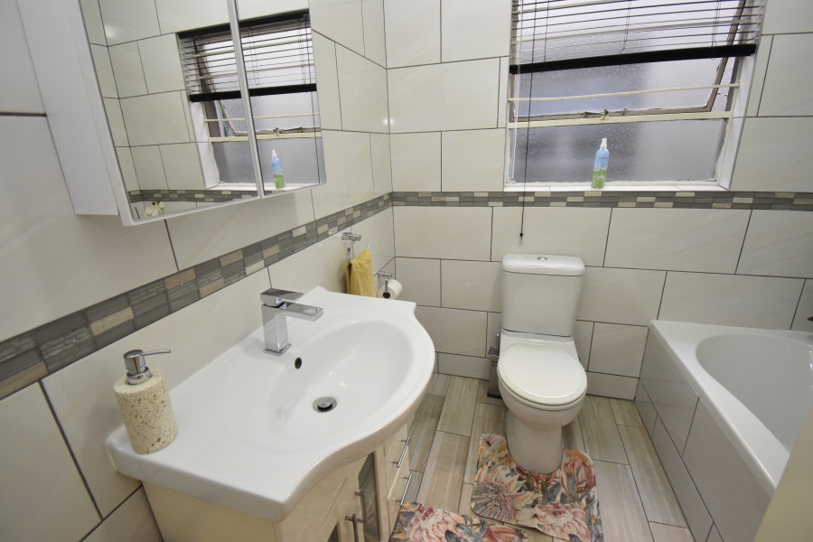 2 Bedroom Property for Sale in Weltevreden Park Gauteng