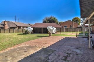 3 Bedroom Property for Sale in Petersfield Gauteng