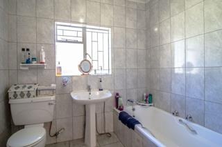3 Bedroom Property for Sale in Petersfield Gauteng