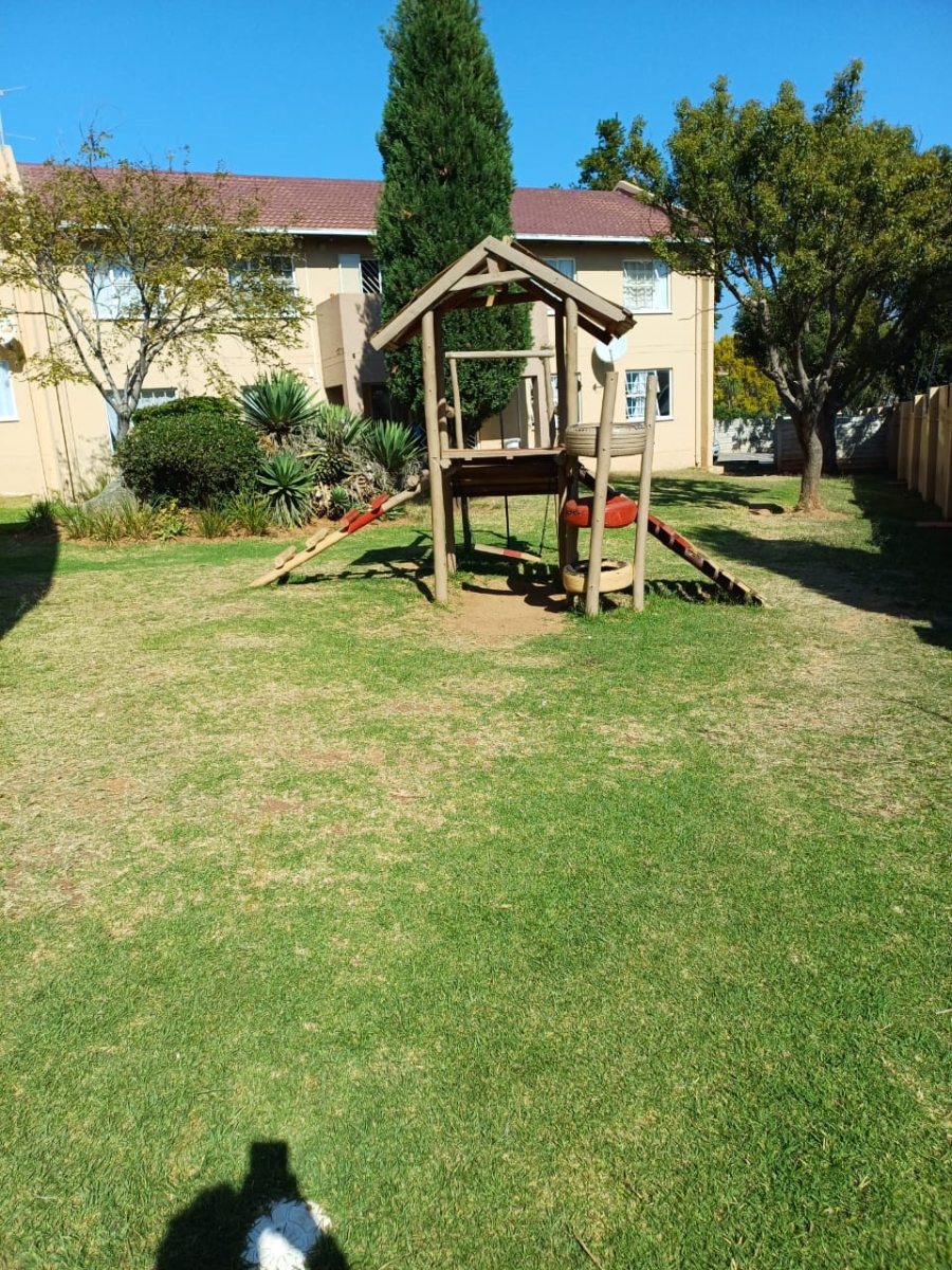 3 Bedroom Property for Sale in Vorna Valley Gauteng