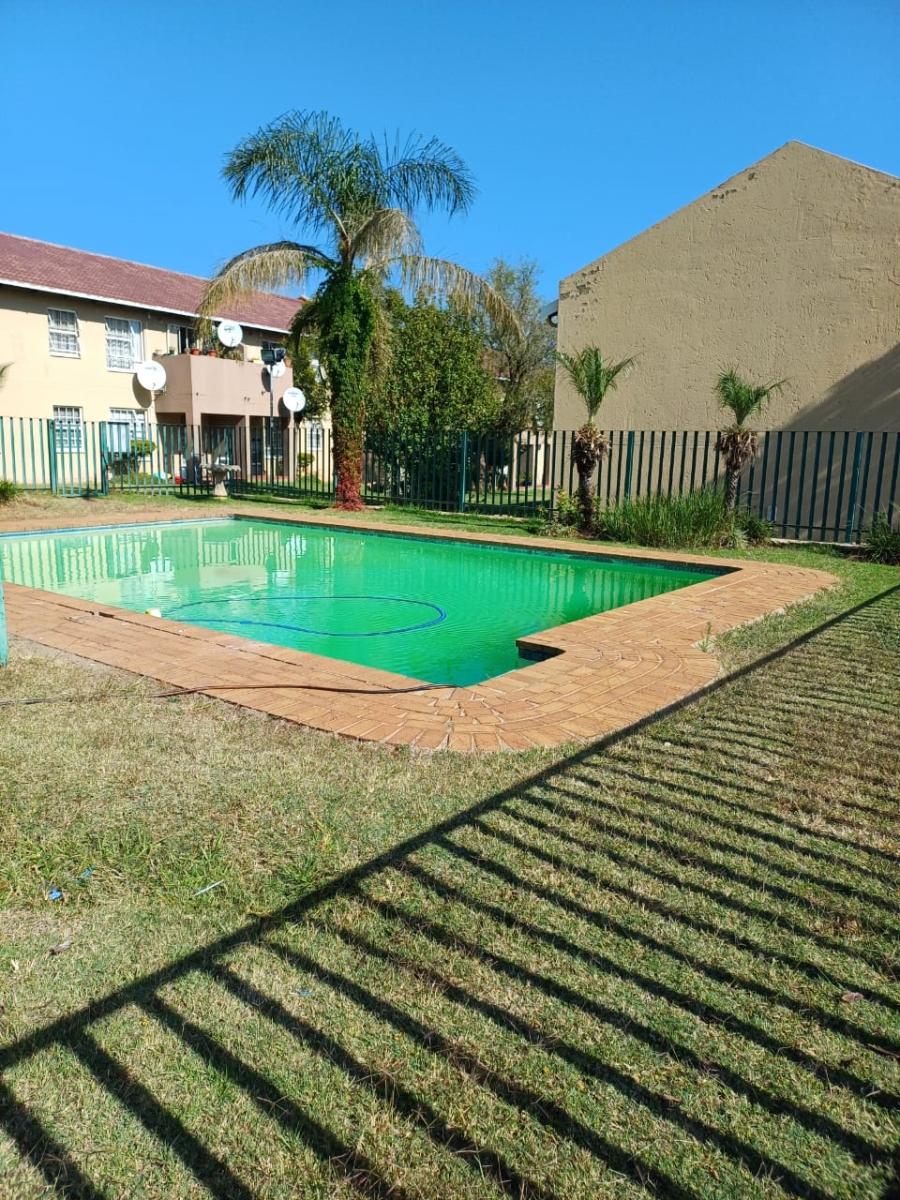 3 Bedroom Property for Sale in Vorna Valley Gauteng