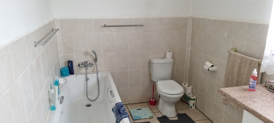 Commercial Property for Sale in Valley Settlements A H Gauteng