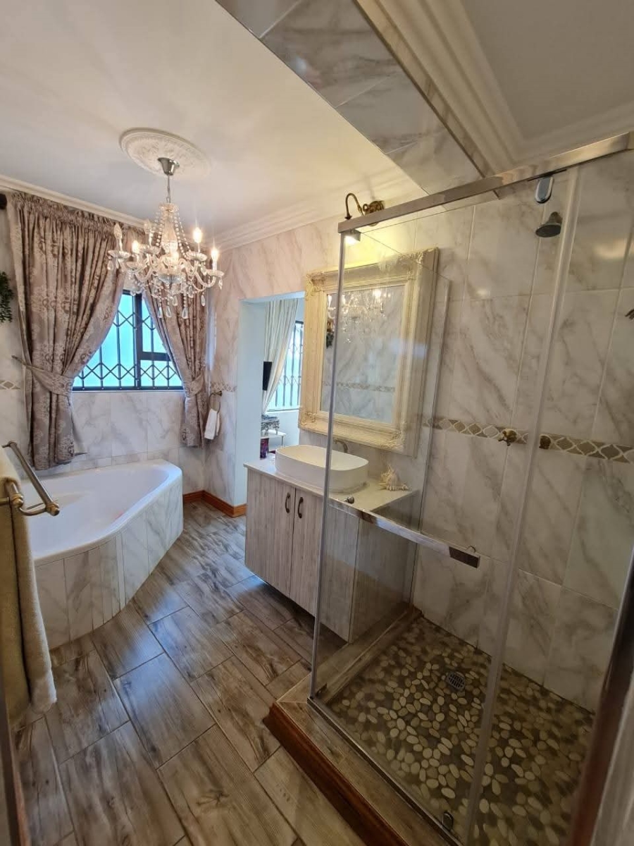 5 Bedroom Property for Sale in Vaaloewer Gauteng