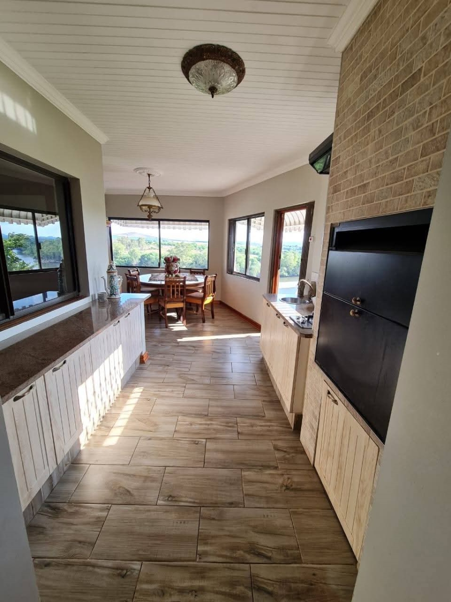 5 Bedroom Property for Sale in Vaaloewer Gauteng