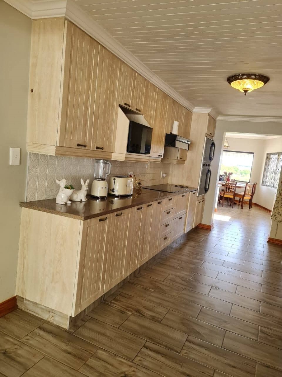 5 Bedroom Property for Sale in Vaaloewer Gauteng