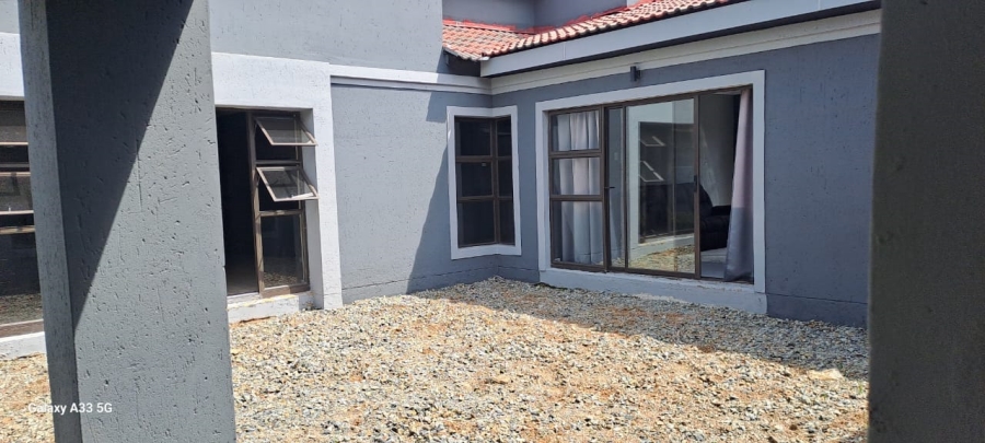 3 Bedroom Property for Sale in Helderwyk Gauteng