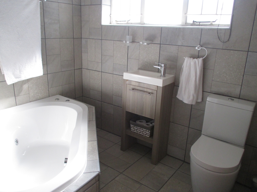 4 Bedroom Property for Sale in Kilner Park Gauteng