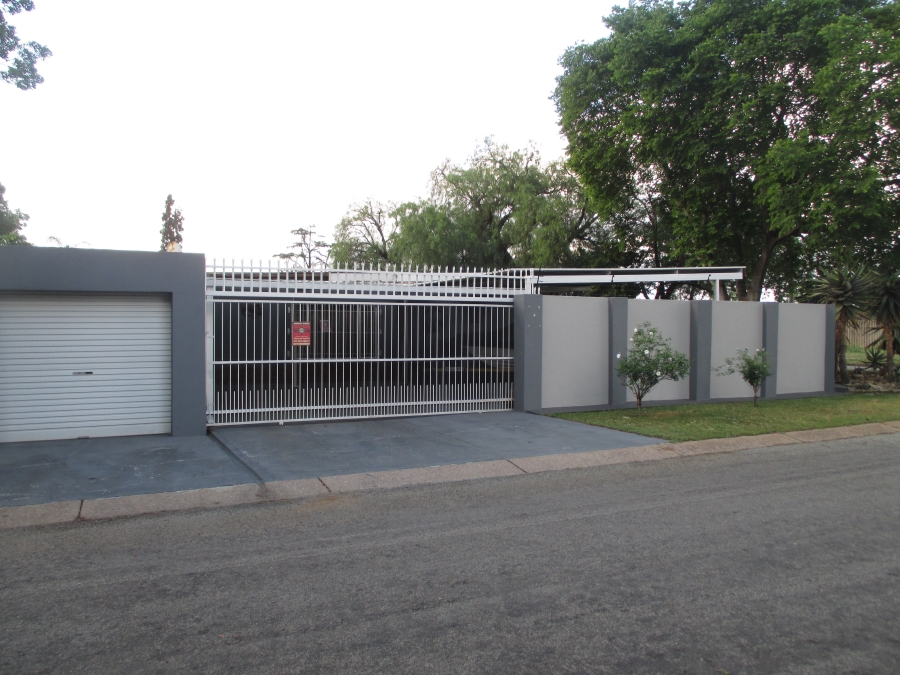 4 Bedroom Property for Sale in Kilner Park Gauteng