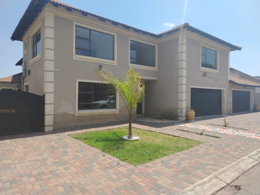 6 Bedroom Property for Sale in Sonneveld Gauteng