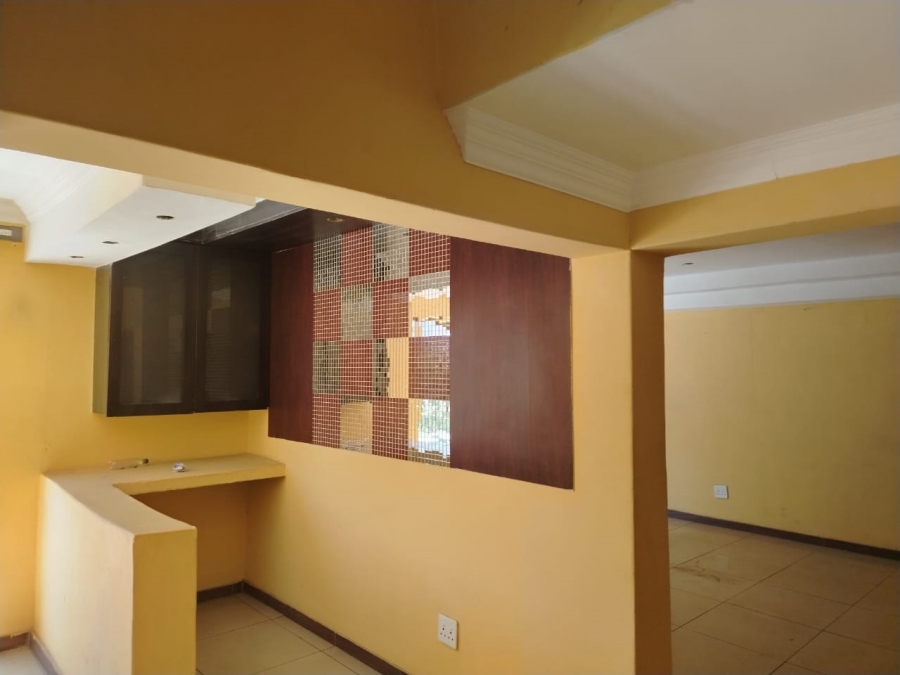 6 Bedroom Property for Sale in Sonneveld Gauteng