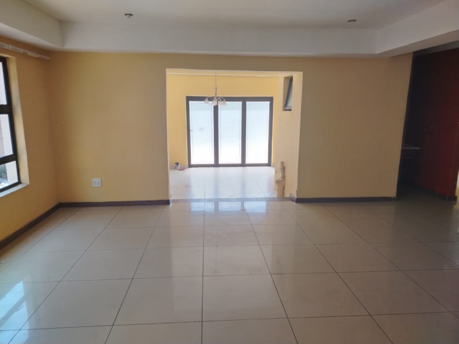 6 Bedroom Property for Sale in Sonneveld Gauteng