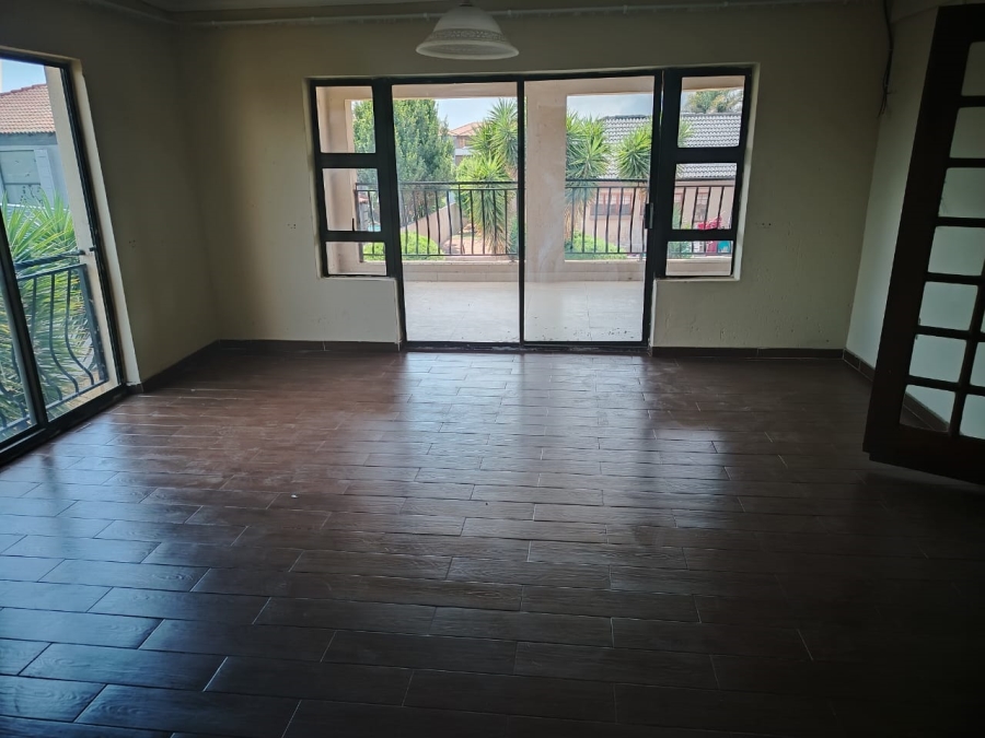 6 Bedroom Property for Sale in Sonneveld Gauteng