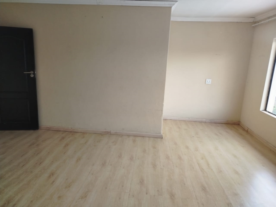 6 Bedroom Property for Sale in Sonneveld Gauteng