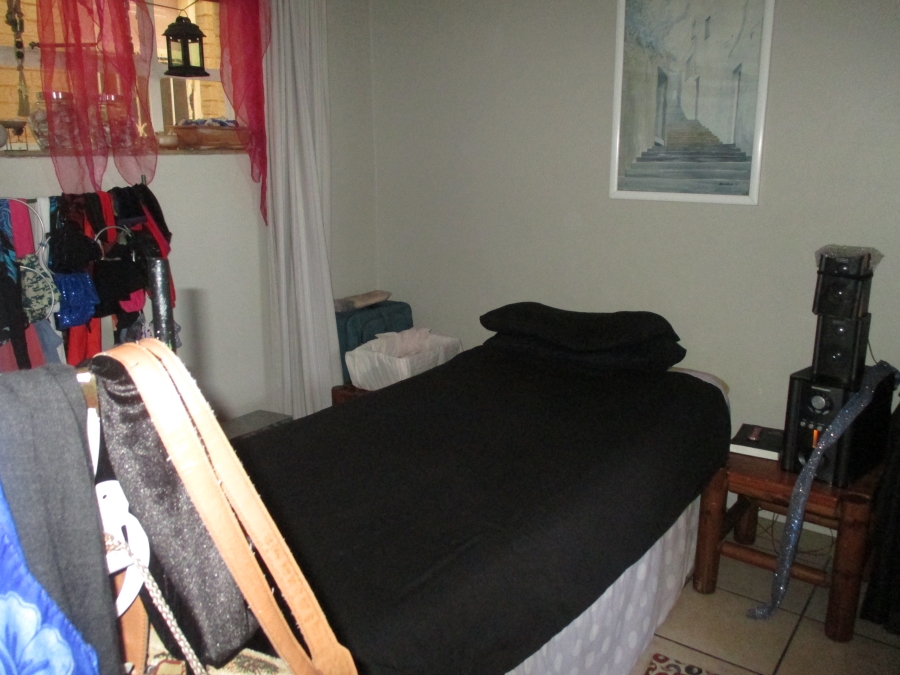 1 Bedroom Property for Sale in Waverley Gauteng