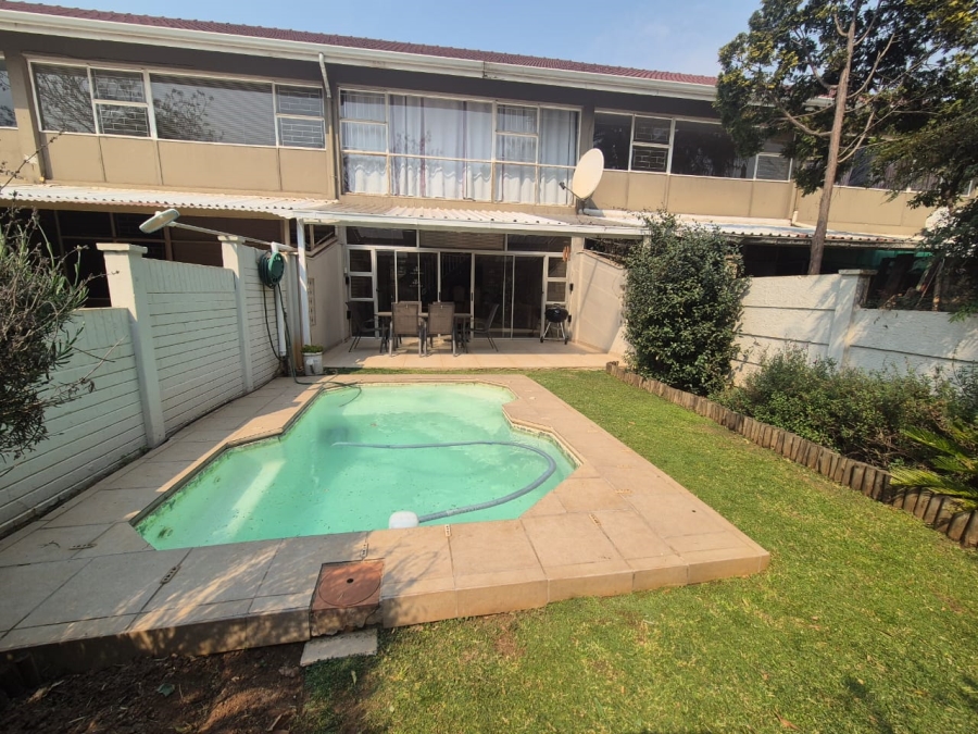2 Bedroom Property for Sale in Three Rivers Proper Gauteng