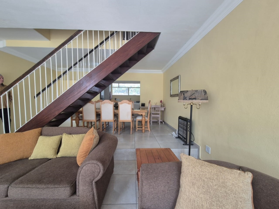 2 Bedroom Property for Sale in Three Rivers Proper Gauteng