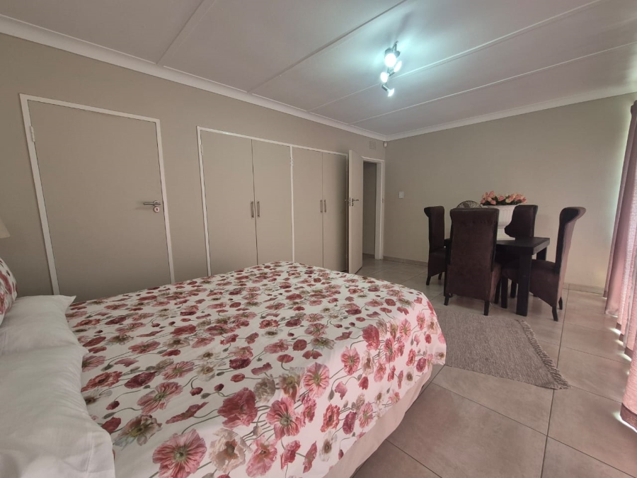 2 Bedroom Property for Sale in Three Rivers Proper Gauteng
