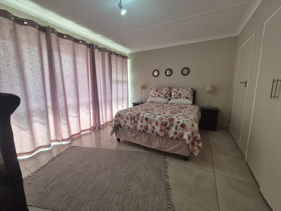 2 Bedroom Property for Sale in Three Rivers Proper Gauteng