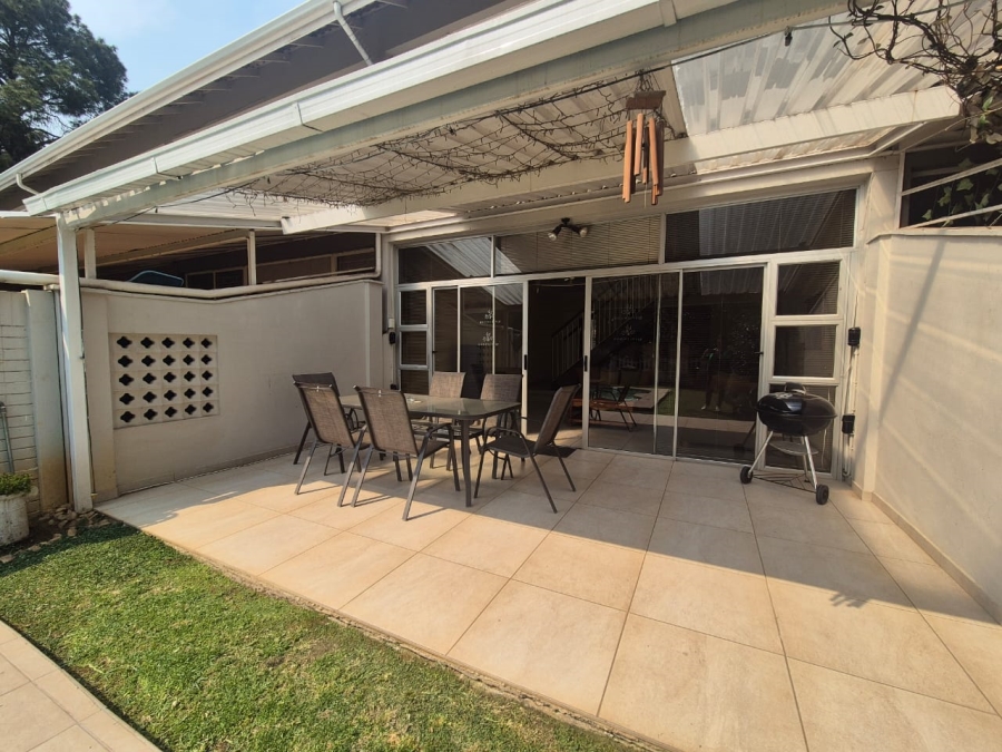 2 Bedroom Property for Sale in Three Rivers Proper Gauteng