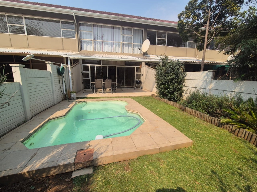 2 Bedroom Property for Sale in Three Rivers Proper Gauteng