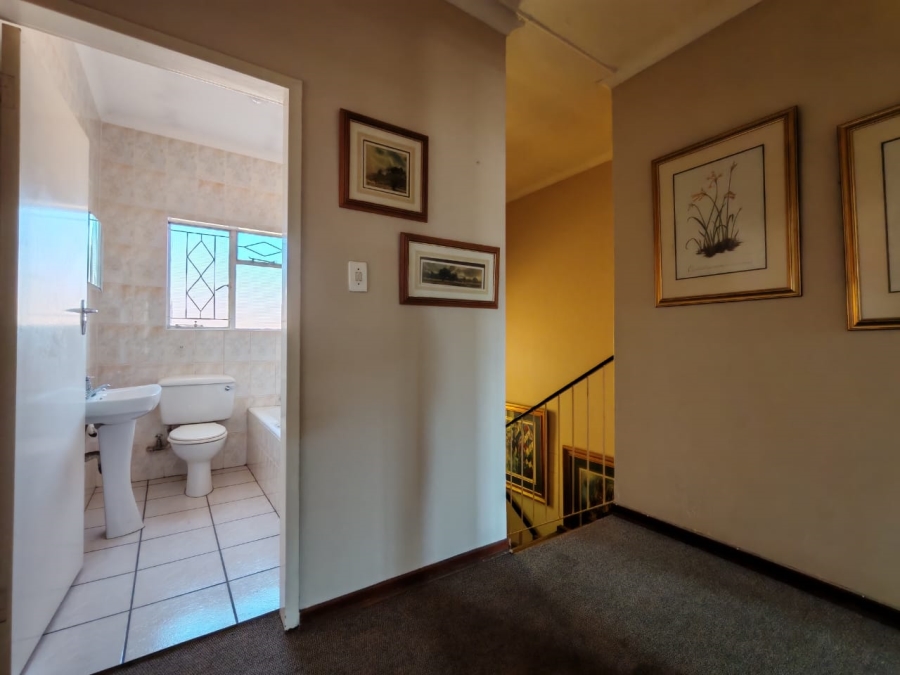 3 Bedroom Property for Sale in Three Rivers Proper Gauteng