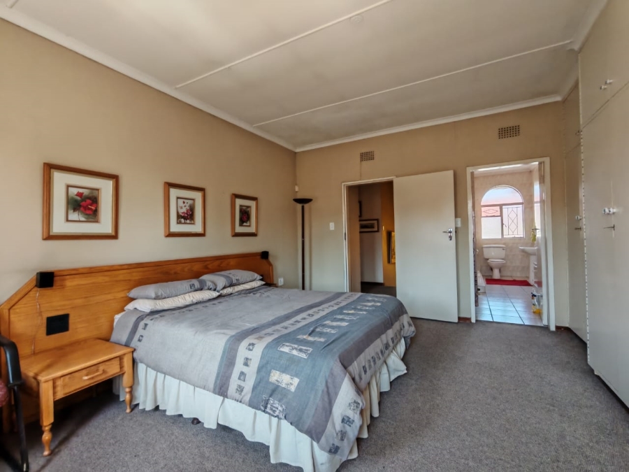 3 Bedroom Property for Sale in Three Rivers Proper Gauteng